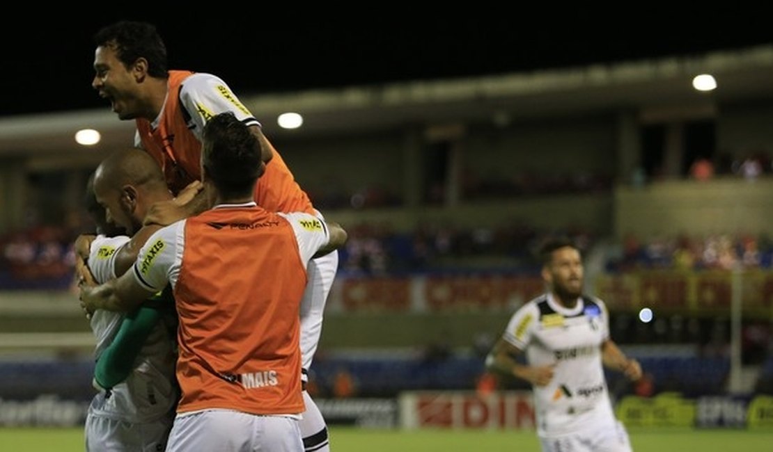 CRB joga mal e é derrotado por 3 a 1 pelo Ceará no Rei Pelé