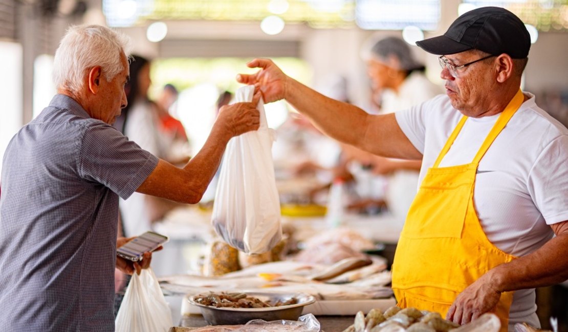Confira horários de funcionamento de feiras e mercados públicos no feriado da Consciência Negra