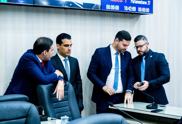 “Tropa de choque” de JHC promete resposta a ataques de Rui