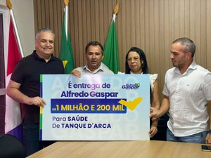 Alfredo Gaspar entrega emenda de mais de R$ 1 milhão para Tanque D'Arca