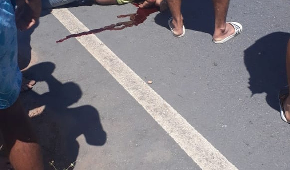 Idosa é atropelada por carro e sofre fratura no Centro de Maceió