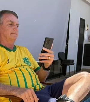 Moraes autoriza Bolsonaro a receber visita de filhos e outros familiares em prisão domiciliar
