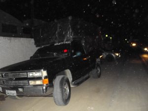 Homem morre ao cair da carroceria de caminhonete