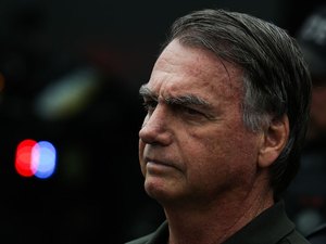 Bolsonaro pede ao STF para se consultar com a nora, que é dentista