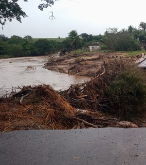 [Vídeo] Enchente do rio Coruripe deixou rastro de destruição em Limoeiro de Anadia