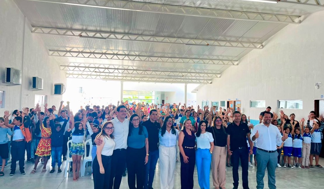 Ziane Costa inaugura reforma e ampliação da EMEB Dr. José Correia Filho