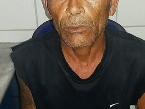 Polícia prende homem que desmatava Área de Proteção Ambiental