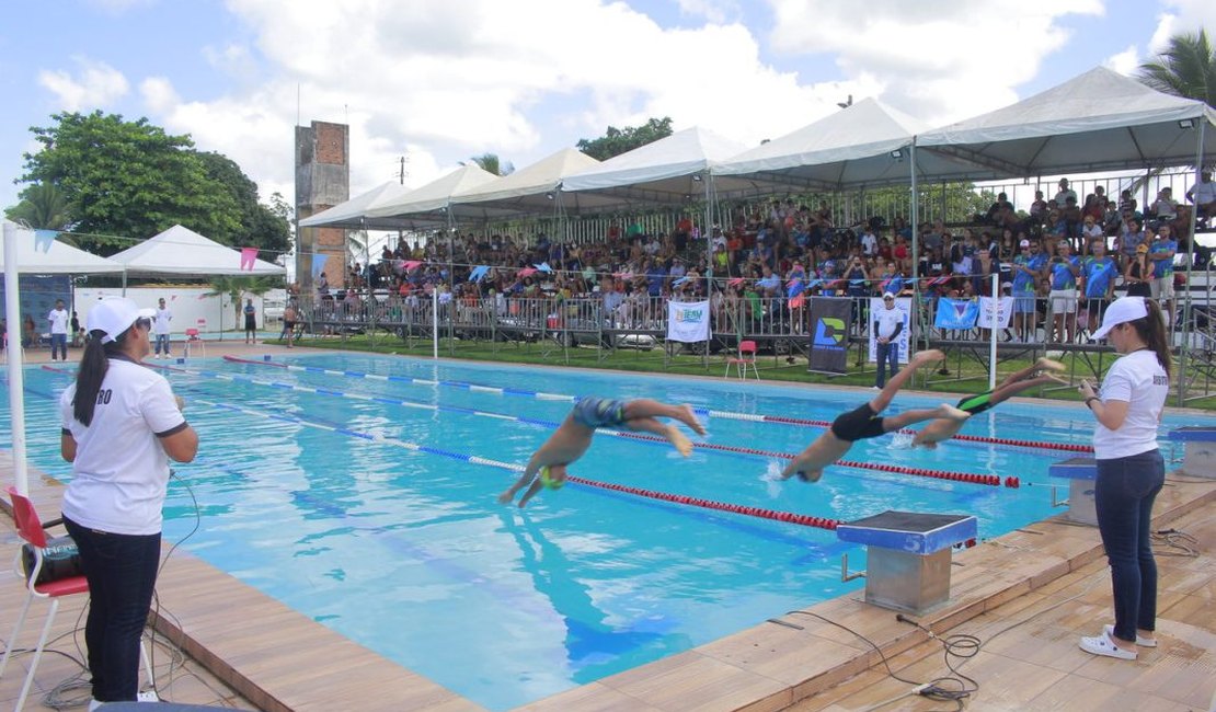 Atletas da natação participam em Penedo de competições do calendário alagoano