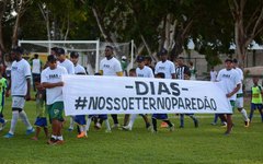 Jogadores do Murici fizeram homenagem ao ex-goleiro Dias, que faleceu em Dezembro