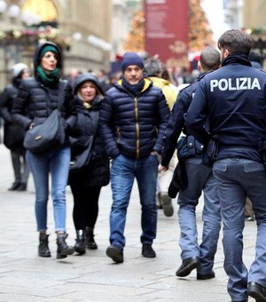 Mulher mata 1 e fere 3 em ataque com faca na Itália