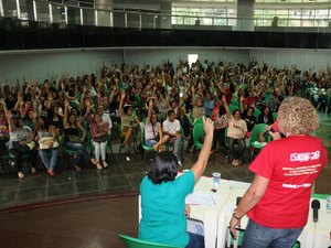 Sem reajuste, educadores de Maceió entram em greve por tempo indeterminado