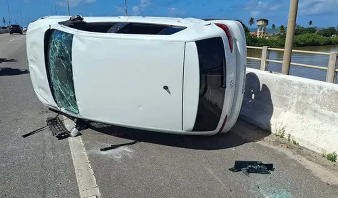 Casal de ciclistas é atropelado na Ponte Divaldo Suruagy, em Marechal