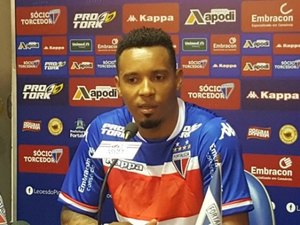 Fortaleza treina com Lima, Juliano e Rosinei de titulares