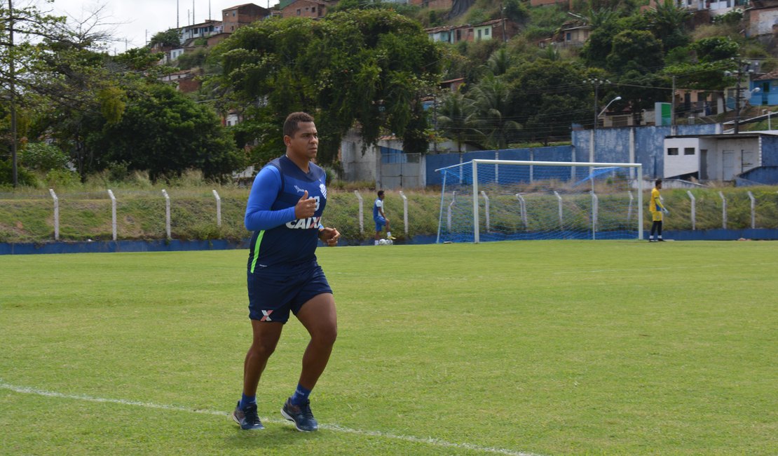 Com Walter relacionado após quase três meses, CSA recebe a Ponte Preta no Estádio Rei Pelé