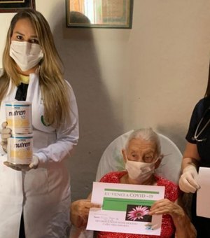 Idosa de 102 anos é curada da covid-19 com tratamento domiciliar da Prefeitura de Roteiro 