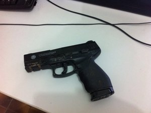 Ex-reeducando rouba moto, é perseguido e preso com arma de brinquedo