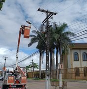 Avenida e Praça Santa Rita de Cássia, no Farol, recebem nova iluminação em LED