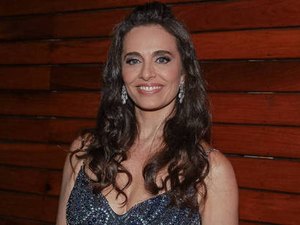 Incomodada com som de baile, Carla Vilhena chama funk de 'podridão'