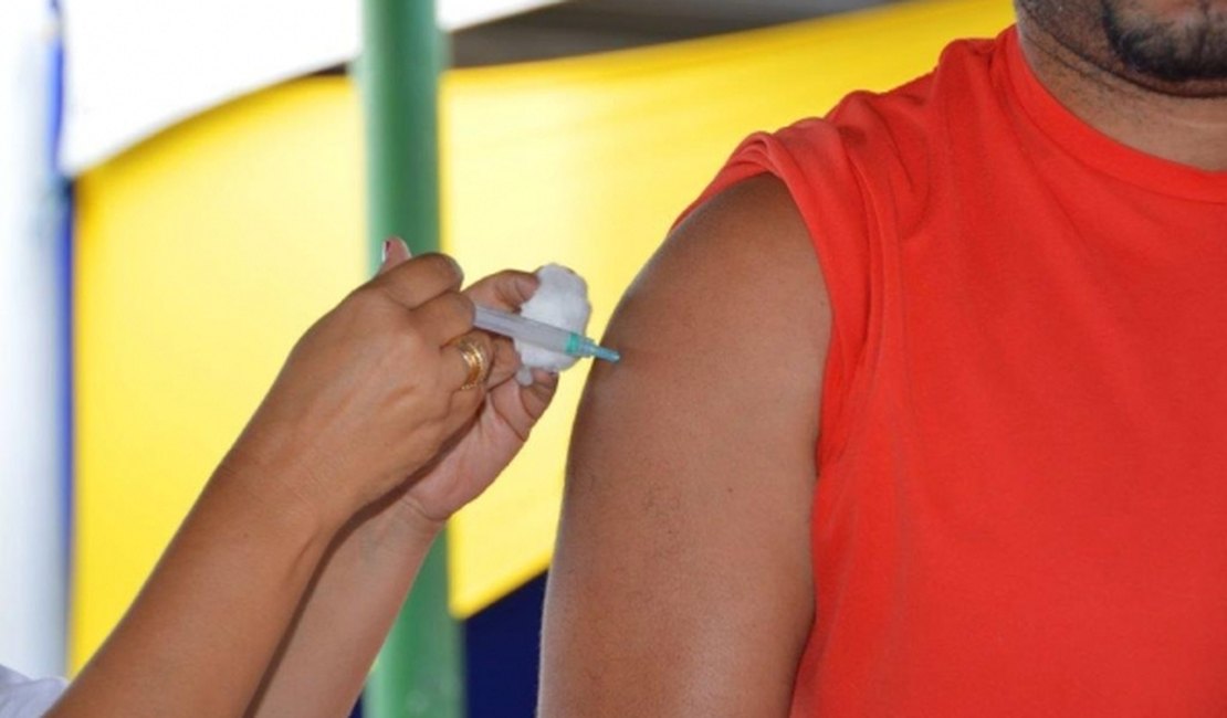 Adultos devem atualizar calendário vacinal para evitar doenças, alerta Sesau