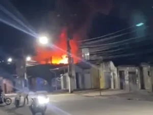 Dono de oficina destruída por incêndio cria vaquinha para reconstruir negócio