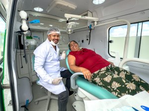 Prefeitura entrega unidade odontológica móvel para comunidades carentes em Girau do Ponciano