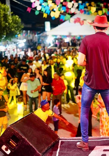Dudu Vaqueiro e Xamego de Menina animam segunda noite do São João do Povo