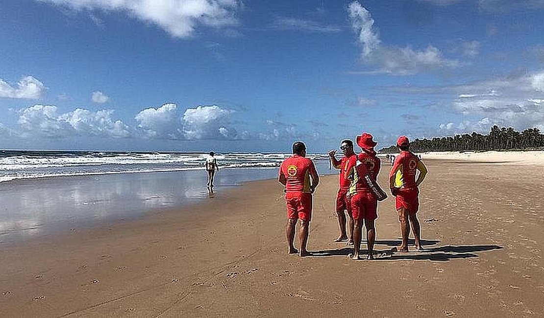 Bombeiros resgatam três pessoas vítimas de afogamento em Marechal Deodoro