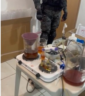 [Vídeo] Polícia descobre fábrica clandestina de Mounjaro em Maceió e suspeito é preso
