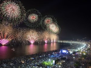 São esperadas 2,8 milhões de pessoas no réveillon de Copacabana