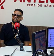 Cantor Philipe Oliver destaca carreira musical ao longo dos 20 anos