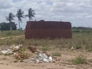 [Vídeo] Prefeitura não amplia cemitério da Bananeira mesmo com materiais disponíveis