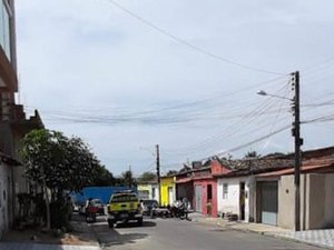 Homem é encontrado morto no banco de trás do seu próprio veículo