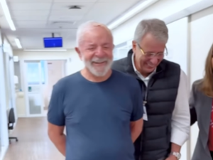 Lula deixa UTI, caminha no hospital e publica agradecimento: 'Estou firme e forte!'