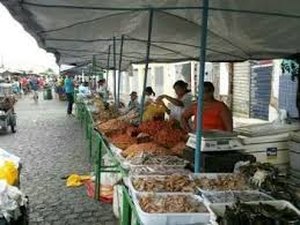 Prefeitura de Arapiraca mantém feira livre na segunda, mas com horário limitado