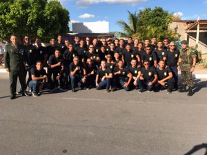 [Vídeo] Ex-combatentes do exército Brasileiro desfilam pela primeira vez em Arapiraca 