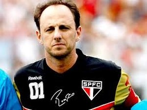 Após vitória, Rogério Ceni dispara contra CBF e cobra ação de Dilma