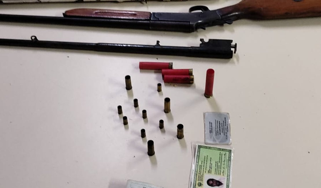 Homem é preso com quatro armas de fogo em Rio Largo