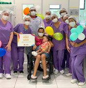 Criança com Covid-19 se recupera após 11 dias internada no Hospital da Mulher