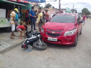 Motociclista fratura perna após acidente em Arapiraca