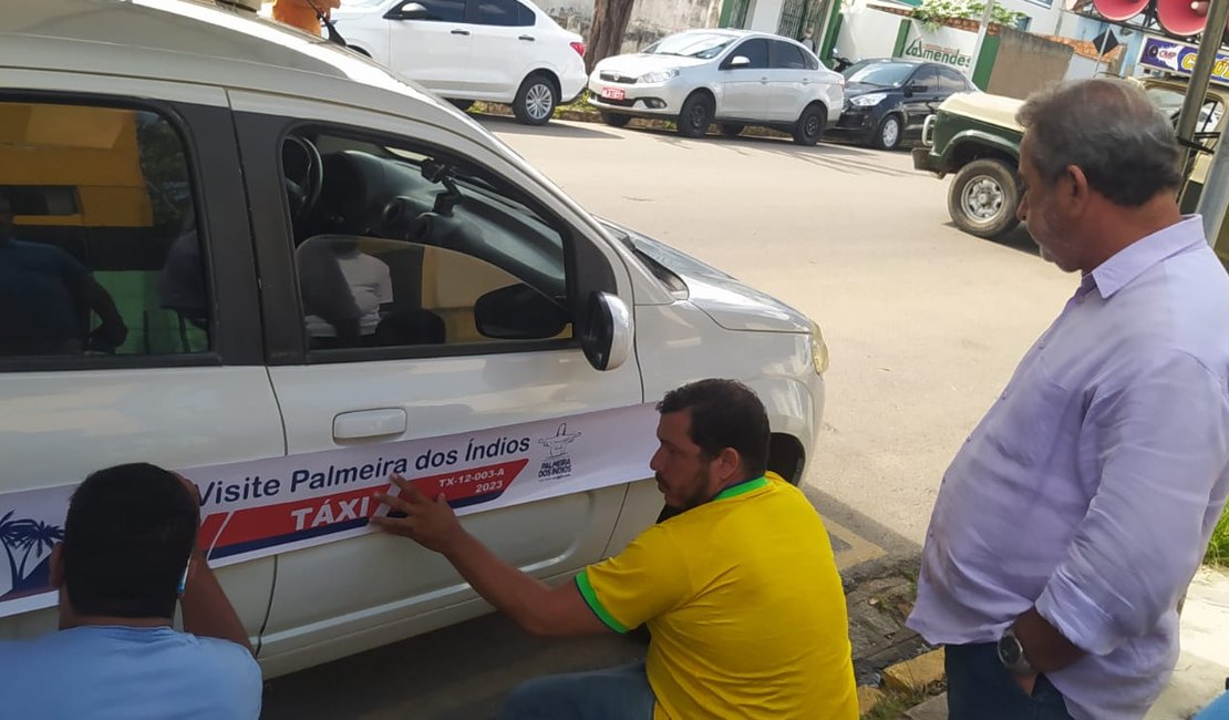 SMTT de Palmeira realiza adesivação de Táxis nesta segunda (6)