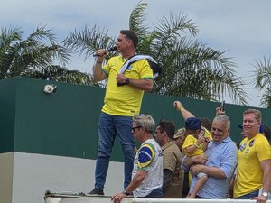 Guinada de Arapiraca à direita repercute e vira símbolo na campanha de Flávio Bolsonaro