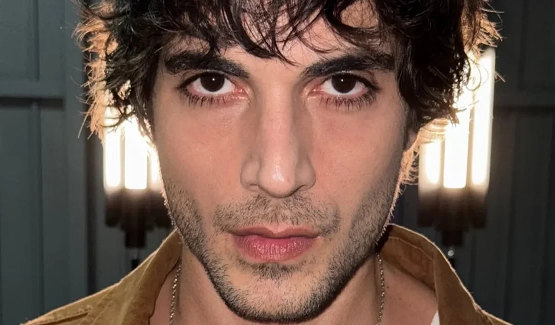 Fiuk aparece com rosto machucado após polêmica com música sobre o pai