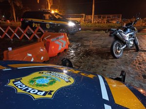 Veículo roubado há quase 2 anos em Recife é recuperado pela PRF em Palmeira dos Índios