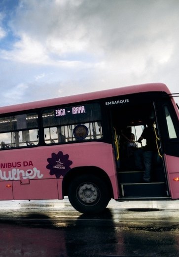 Ônibus da Mulher registra 90 mil embarques em três meses