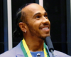 Lewis Hamilton celebra três anos de nacionalidade brasileira com mensagem nas redes sociais