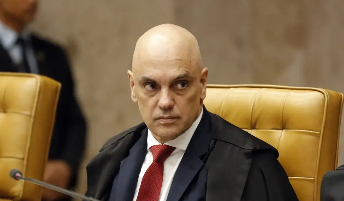 Moraes autoriza visitas de filhos e enteada a Bolsonaro
