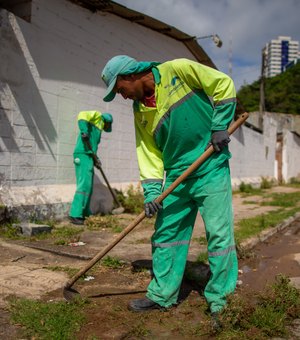 Prefeitura de Maceió realiza mutirão de limpeza no Reginaldo, neste sábado (17)