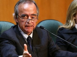 Em 10 anos, operadores do PMDB intermediaram US$ 40 mi em propina, diz força-tarefa