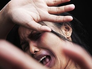 Mulher é agredida com barra de ferro por ex-genro