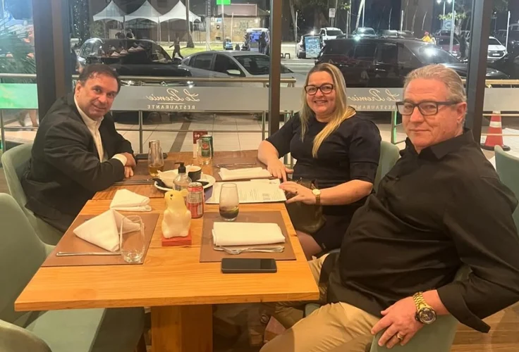 Com prefeito cassado, líder da oposição no Passo se reúne com Calheiros e Luciano Barbosa